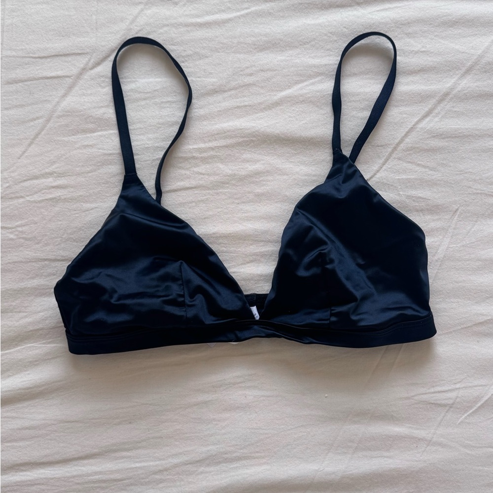 Auden | Black Triangle Bralette | Size S | Wireless Soft Stretch Everyday Bra - Picture 2 of 4